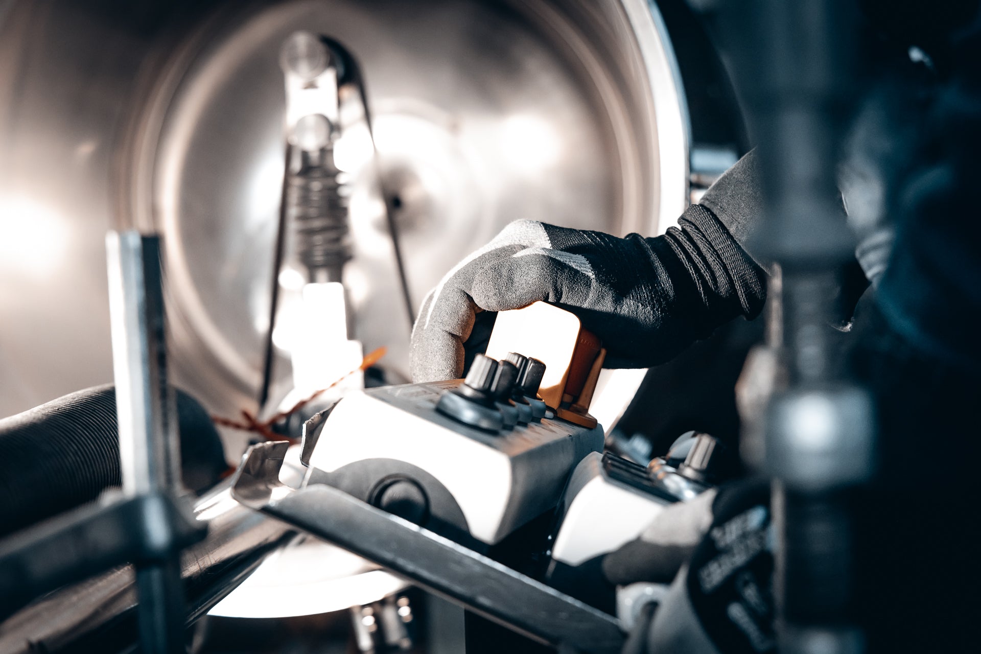 Cinematic Look für Employer Branding Kampagnen im Mittelstand –EMPL Anlagen Behälter- und Apparatebau, Schwindegg– geschmacksRaum® WERBEAGENTUR