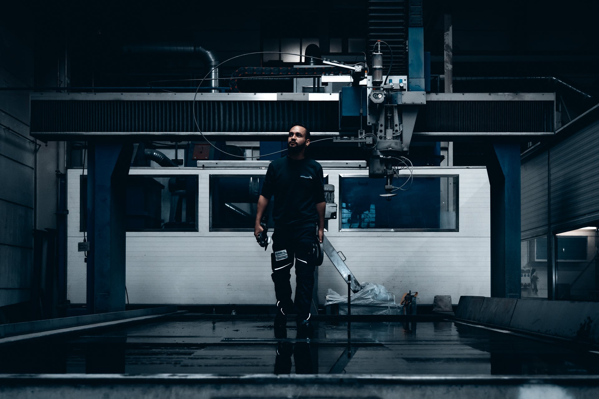 Cinematic Portrait eines Auszubildenden in der Produktion – EMPL Anlagen Projekt – geschmacksRaum® WERBEAGENTUR