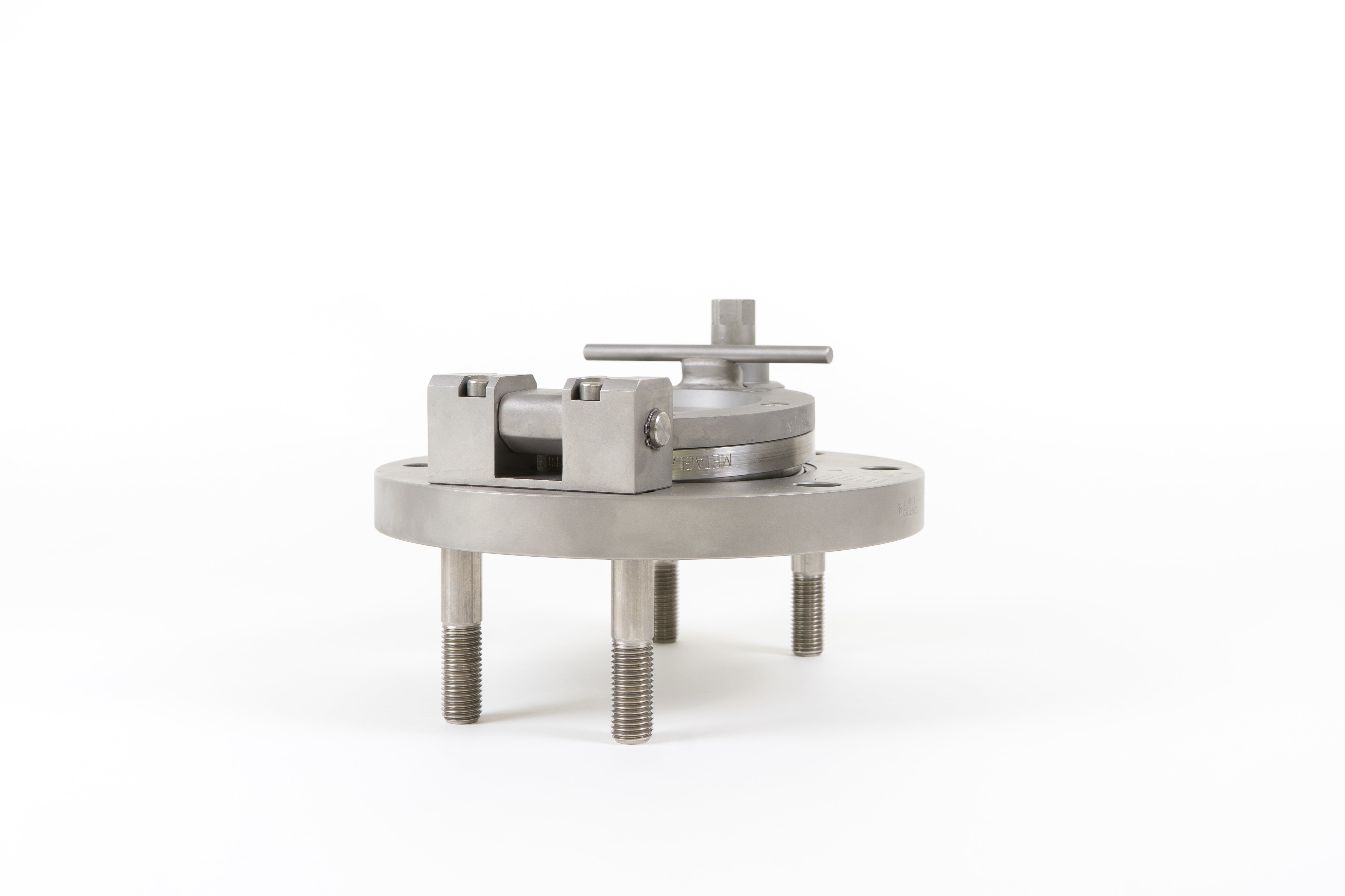 Detailaufnahme Edelstahl-Schnellverschluss – Studiofotografie für EMPL Anlagen - Behälter- und Apparatebau Schwindegg – geschmacksRaum® WERBEAGENTUR