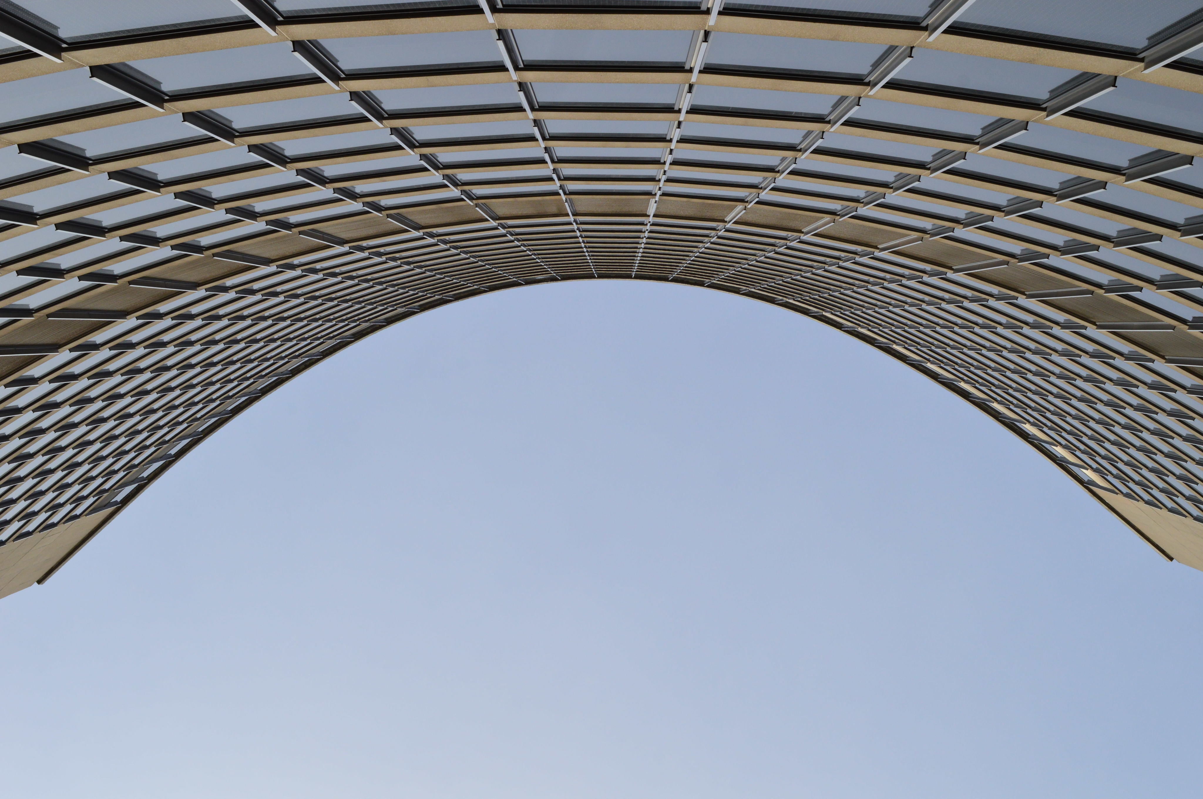 Klares Design und reduzierte Formensprache: Architektur-Detail als Sinnbild für unseren ästhetischen Anspruch – geschmacksRaum® WERBEAGENTUR