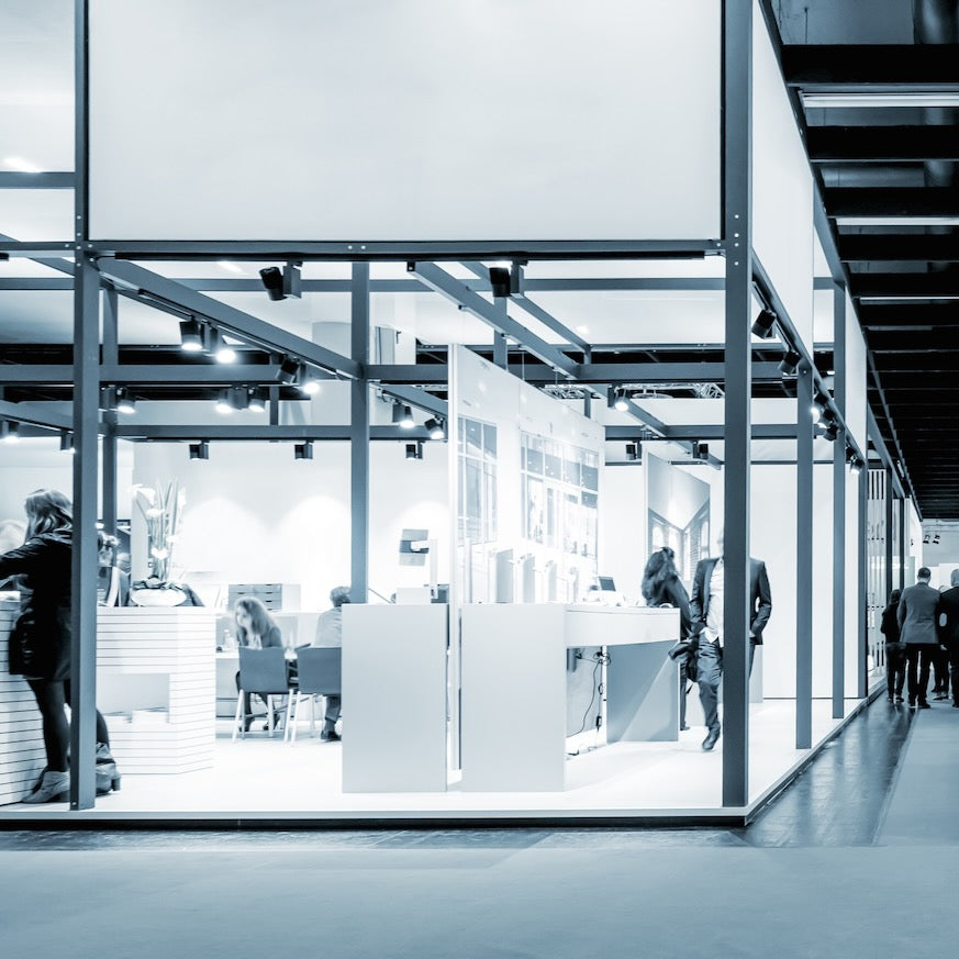 Marke im Raum: Der finale Moment der Umsetzung, wenn Design zur physischen Realität wird – geschmacksRaum® WERBEAGENTUR