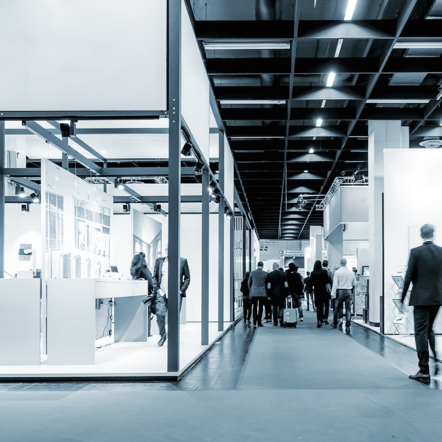 Ganzheitliche Projektbetreuung: Wenn Visionen Gestalt annehmen – Ihr Partner für den reibungslosen Roll-out – geschmacksRaum® WERBEAGENTUR