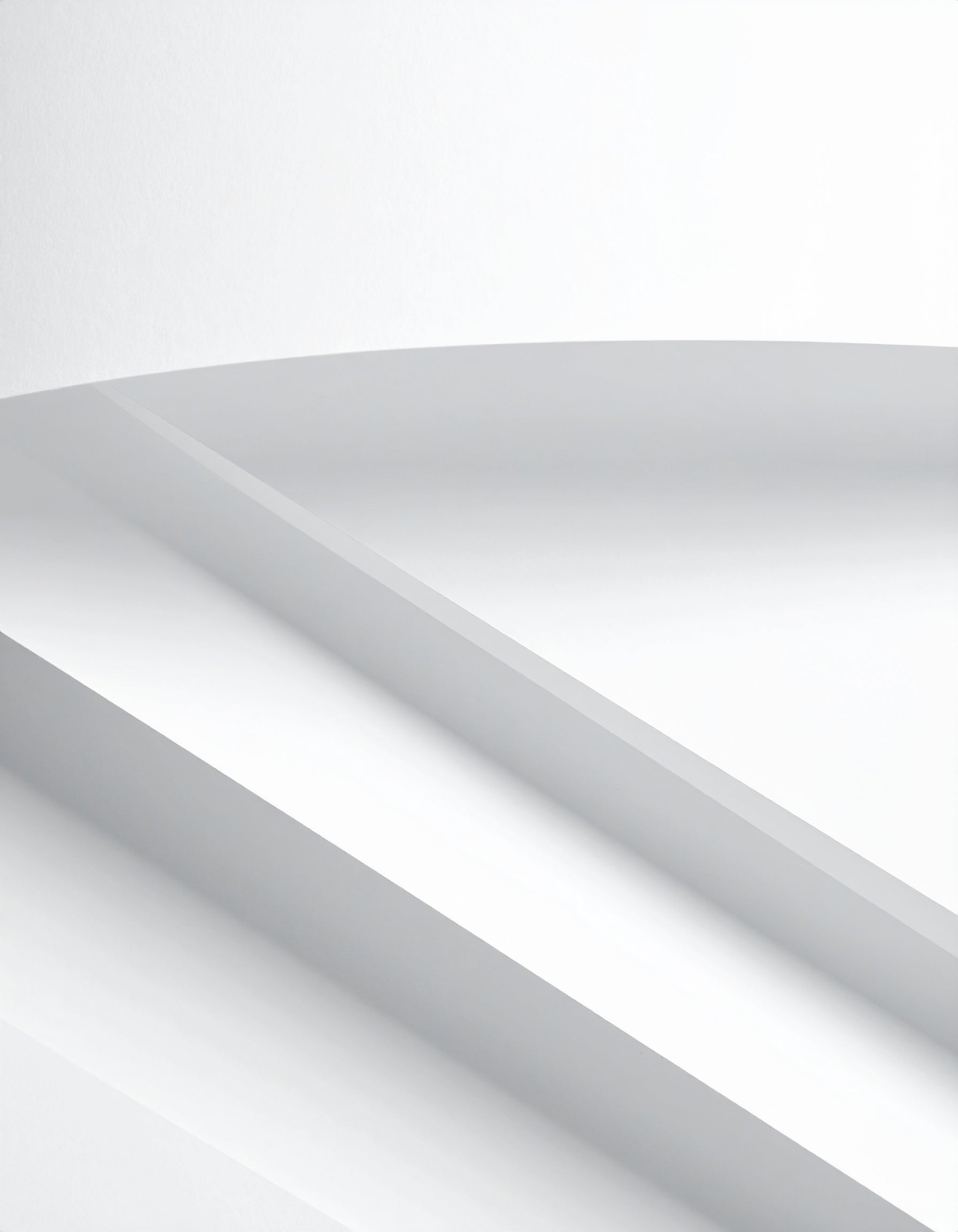 Design-Ästhetik: Detailaufnahme von weißem Papier – geschmacksRaum® WERBEAGENTUR – Ihr Partner für Branding & Corporate Design im Landkreis Mühldorf a. Inn